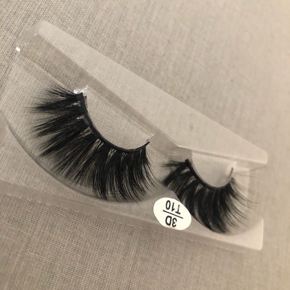 Lashes - Picture 2 of 5